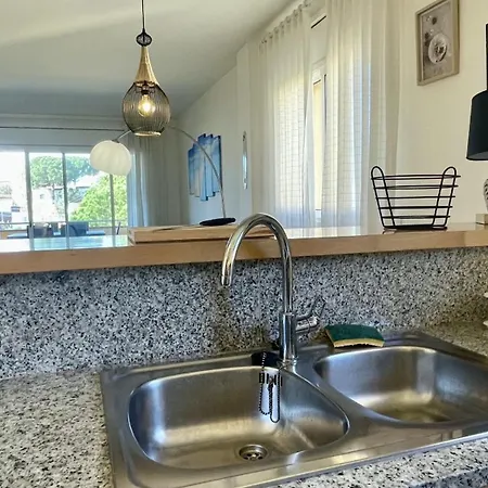 Appartement Riells Blau C302 *